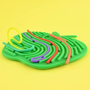 SILI STRINGS – arte con i lacci in silicone