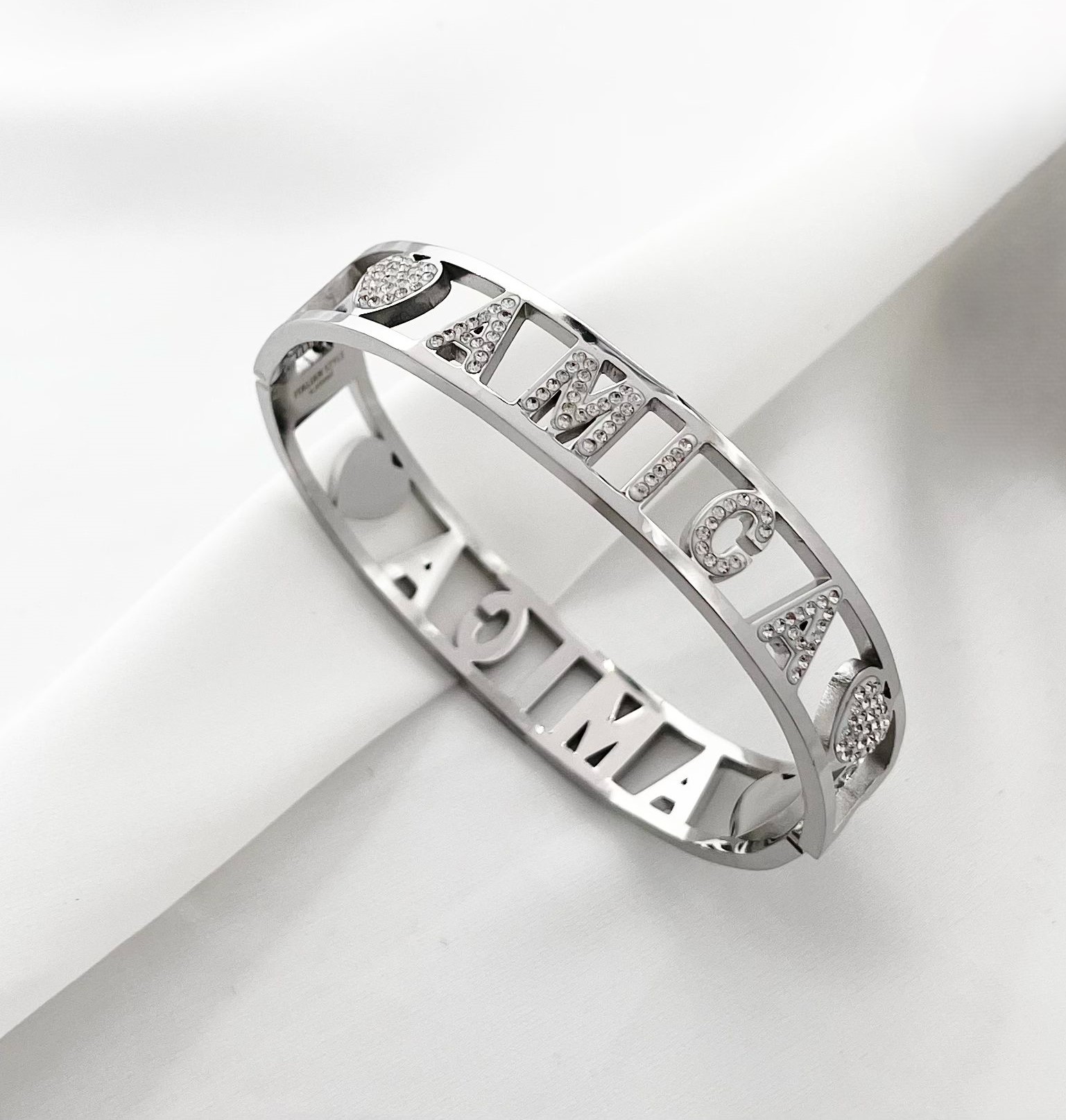 Bracciale Rigido in Acciao con scritta “AMICA” - immagine 2