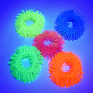 SET DI 5 BRACCIALI FLUFFY PER LUCE UV