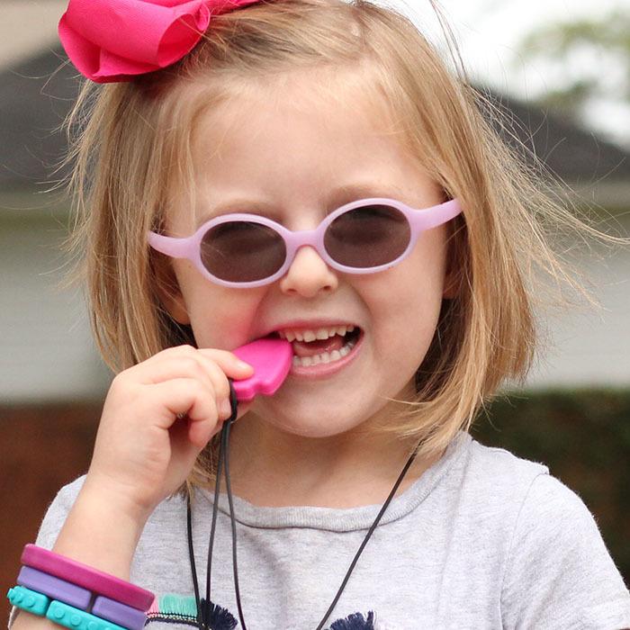 CIONDOLO MASTICABILE FRECCIA GRIGIO CHIARO – Durezza Standard/soft - immagine 3